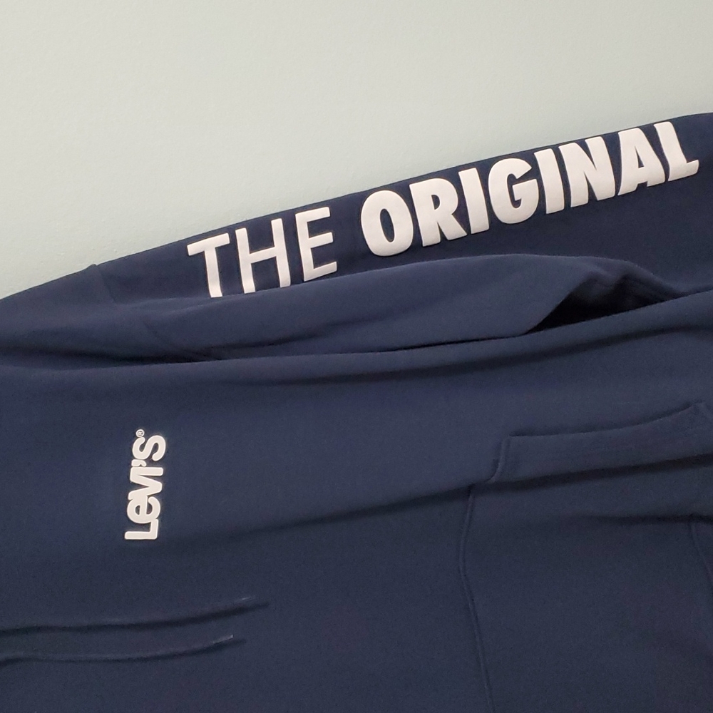 Mens Levi's Hooded Sweatshirt- NWOT - Picture 2 of 4